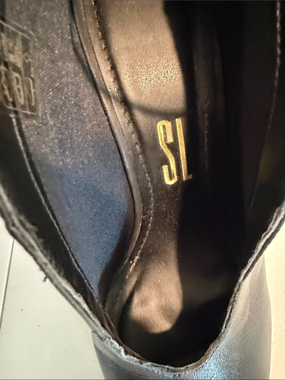SANTA LOLLA Black Leather Pointed Toe Ankle Strap Pumps size 8
